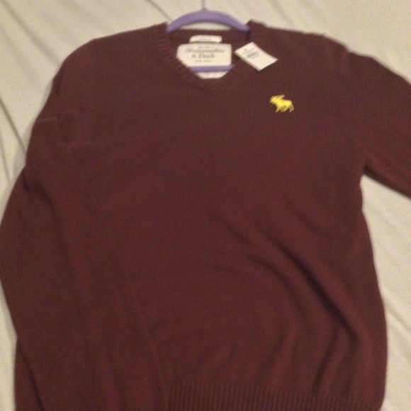 Men’s LARGE Burgundy Abercrombie & Fitch V-Neck Sweater - Picture 1 of 5